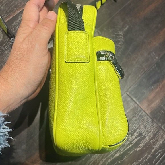 RESERVED FOR BUYER GIVEAWAY LOUIS VUITTON EUC Taigarama Neon Yellow MSNGR Bag - Picture 15 of 17